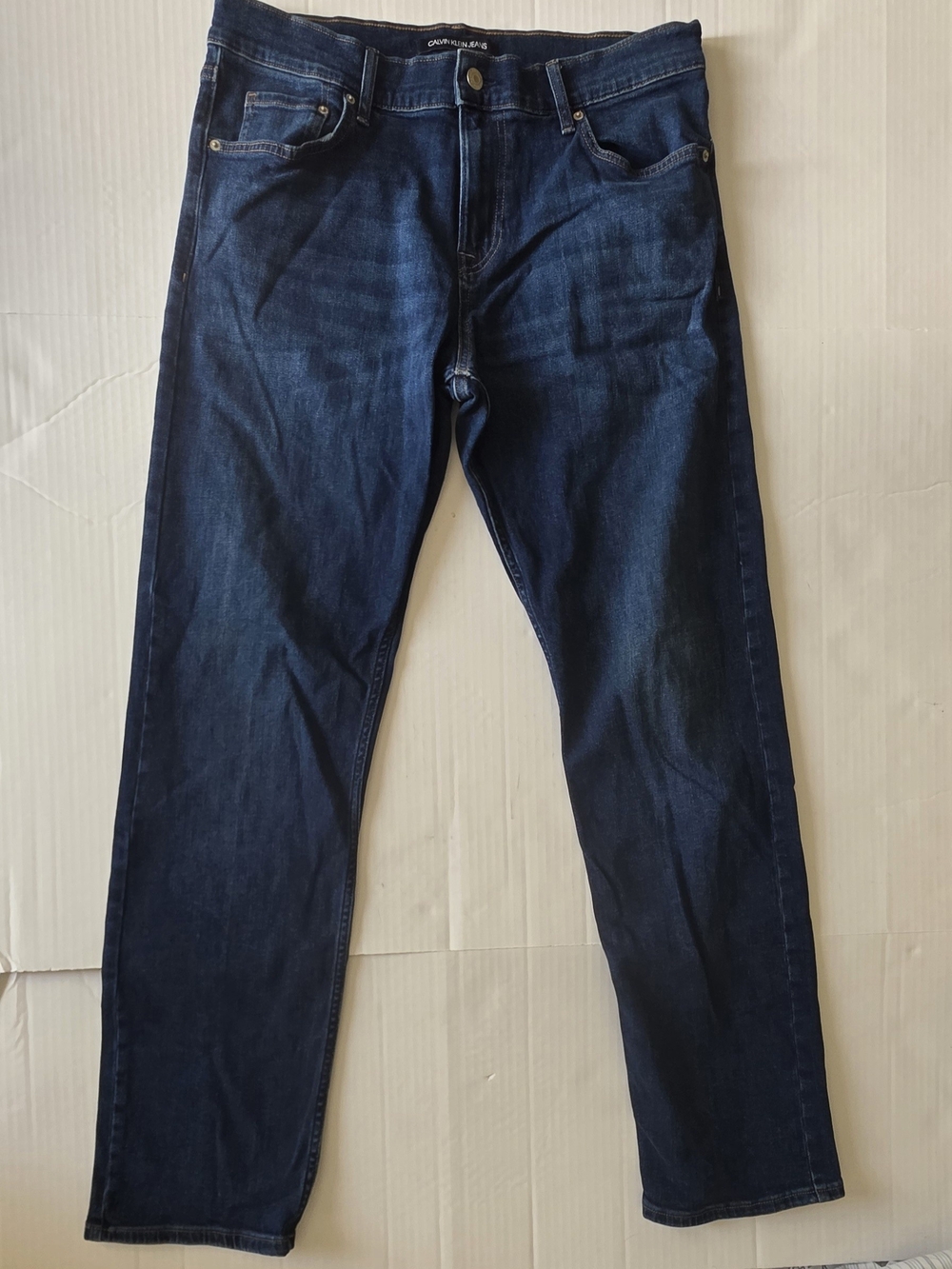 Calvin Klein Men's dark wash denim jeans Straight leg Regular fit Casual 34 x 34